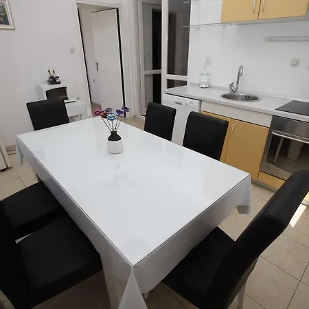 Apartment Glavina With Heated Pool