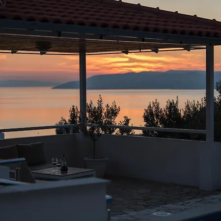 Apartmán Glavina With Heated Pool *