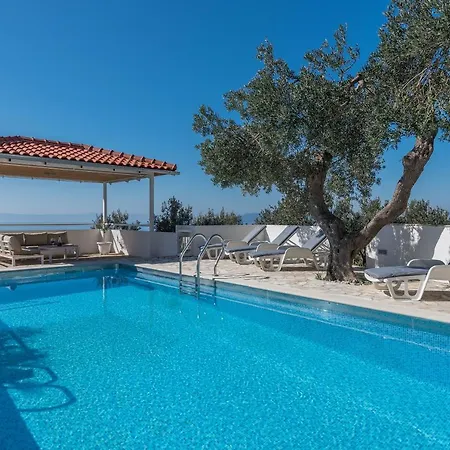 Glavina With Heated Pool Apartmán *