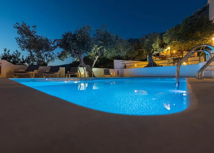 Glavina With Heated Pool Μακάρσκα