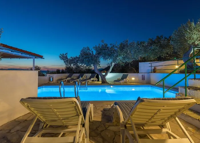 Glavina With Heated Pool Διαμέρισμα *