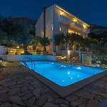 Glavina With Heated Pool Apartment