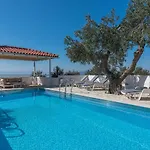 Glavina With Heated Pool Apartment *