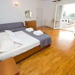Apartment Glavina With Heated Pool Makarska